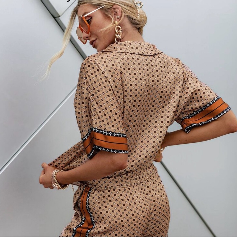 Retro Geometric Print Button-Up Blouse - Peach & Brown - Picture 7 of 7